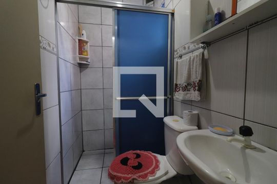 Banheiro de apartamento à venda com 2 quartos, 50m² em Liberdade, Novo Hamburgo