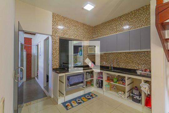 Cozinha de casa à venda com 3 quartos, 118m² em Mato Grande, Canoas