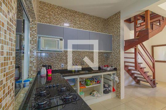 Cozinha de casa à venda com 3 quartos, 118m² em Mato Grande, Canoas