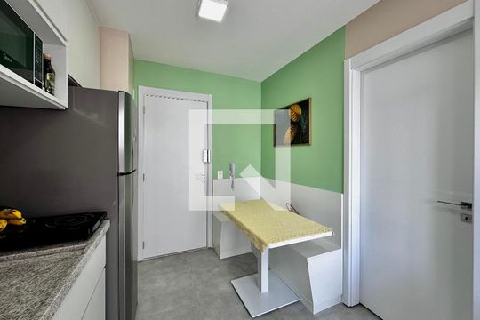 Cozinha de apartamento à venda com 1 quarto, 34m² em Campo Belo, São Paulo