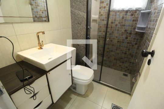 Banheiro social de apartamento à venda com 4 quartos, 107m² em Freguesia (jacarepaguá), Rio de Janeiro