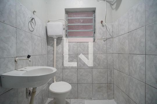 Banheiro de apartamento para alugar com 1 quarto, 45m² em Guarani, Novo Hamburgo