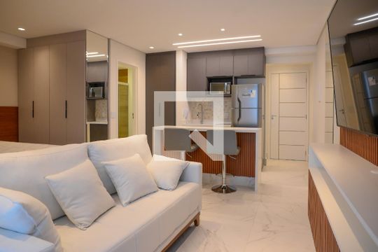 Sala de kitnet/studio para alugar com 1 quarto, 34m² em Vila Nair, São Paulo