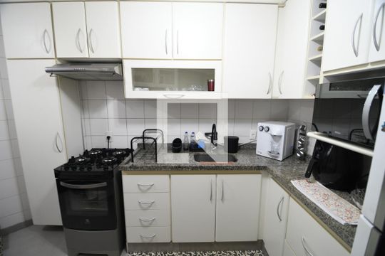 Cozinha de apartamento à venda com 2 quartos, 74m² em Vila Joao Jorge, Campinas