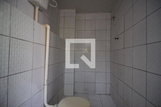 Banheiro de apartamento para alugar com 2 quartos, 45m² em Guarani, Novo Hamburgo