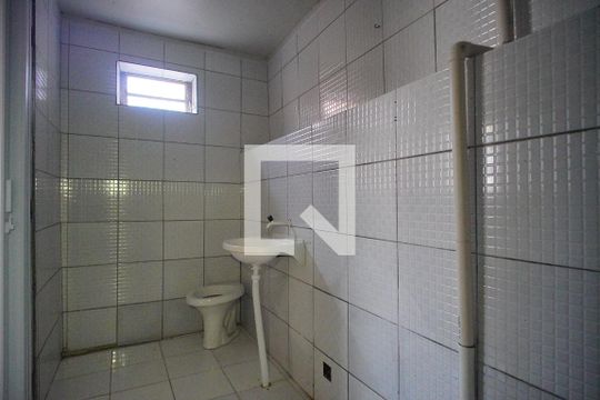 Banheiro de apartamento para alugar com 2 quartos, 45m² em Guarani, Novo Hamburgo