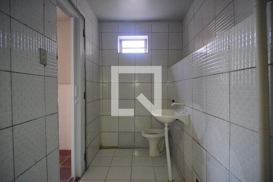 Banheiro de apartamento para alugar com 2 quartos, 45m² em Guarani, Novo Hamburgo