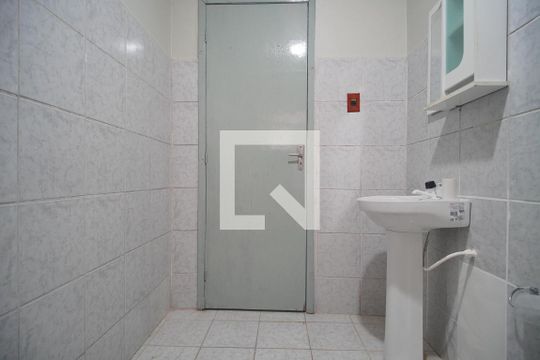 Banheiro de apartamento para alugar com 1 quarto, 45m² em Guarani, Novo Hamburgo