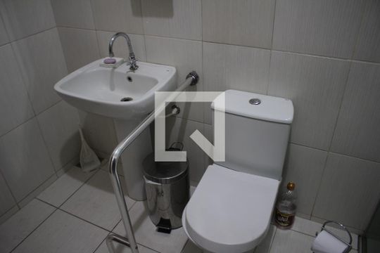 Banheiro de casa à venda com 3 quartos, 405m² em Eldorado, Contagem