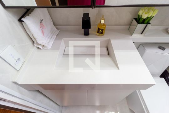 Detalhe - Banheiro  de apartamento à venda com 2 quartos, 50m² em Luz, São Paulo