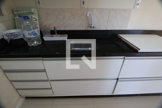 Cozinha e Área de Serviço de apartamento à venda com 2 quartos, 38m² em Olaria, Canoas