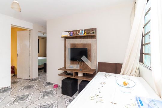 Sala de apartamento à venda com 2 quartos, 48m² em Conjunto Residencial José Bonifácio, São Paulo
