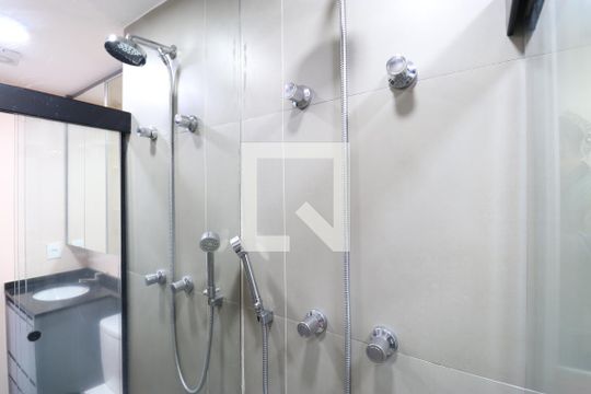 Banheiro de apartamento à venda com 1 quarto, 33m² em Bom Retiro, São Paulo