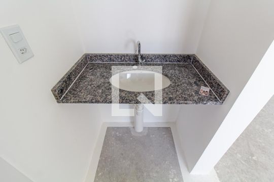 Banheiro de apartamento para alugar com 2 quartos, 35m² em Vila Norma, São Paulo