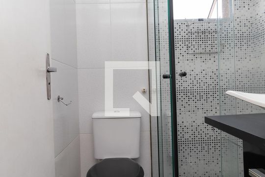 Banheiro de apartamento à venda com 2 quartos, 50m² em Cangaiba, São Paulo