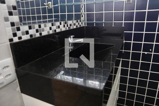 Banheiro de apartamento à venda com 2 quartos, 68m² em Mirandópolis, São Paulo