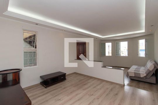 Casa à venda com 4 quartos, 195m² em Vila Mazzei, São Paulo