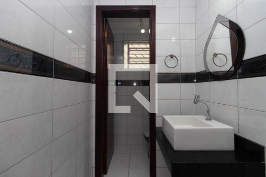 Lavabo de casa à venda com 4 quartos, 195m² em Vila Mazzei, São Paulo
