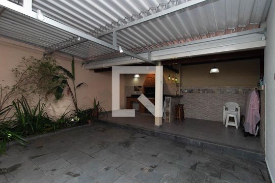 Quintal de casa à venda com 4 quartos, 195m² em Vila Mazzei, São Paulo