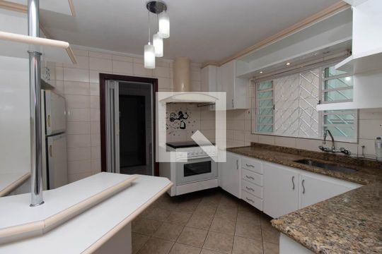 Cozinha de casa à venda com 4 quartos, 195m² em Vila Mazzei, São Paulo