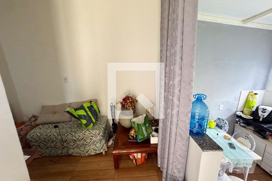Sala/Cozinha de casa à venda com 8 quartos, 490m² em Eldorado, Contagem