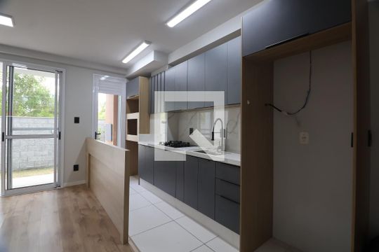 Cozinha - Armários de apartamento para alugar com 2 quartos, 70m² em Olaria, Canoas