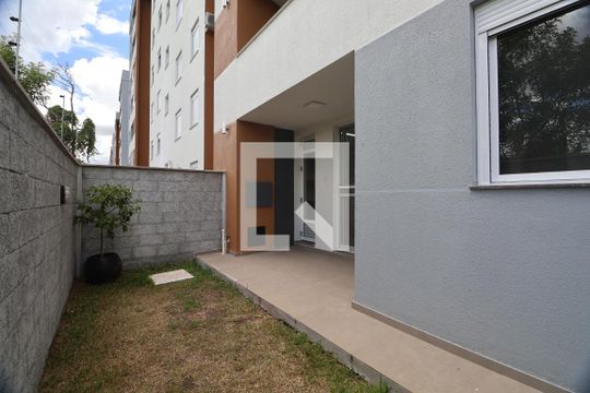 Área externa de apartamento para alugar com 2 quartos, 70m² em Olaria, Canoas