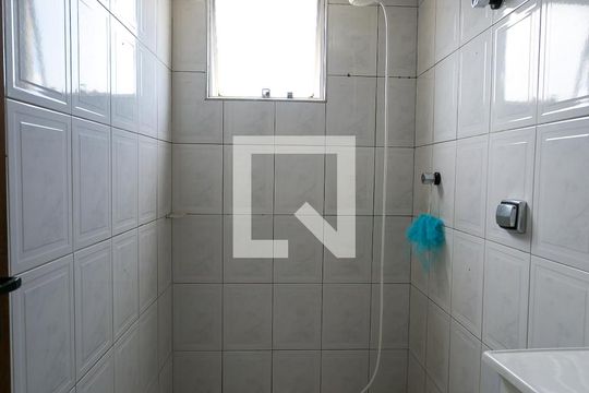 Banheiro de apartamento para alugar com 2 quartos, 60m² em Campo Limpo, São Paulo