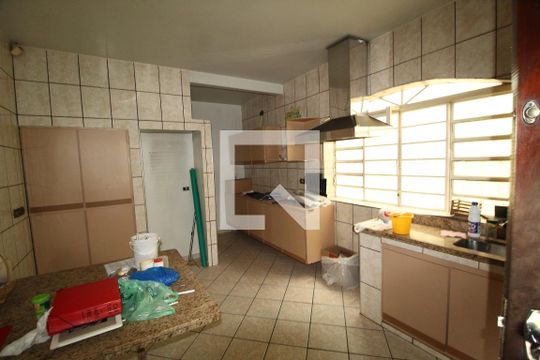 Cozinha de casa para alugar com 3 quartos, 300m² em Saraiva, Uberlândia