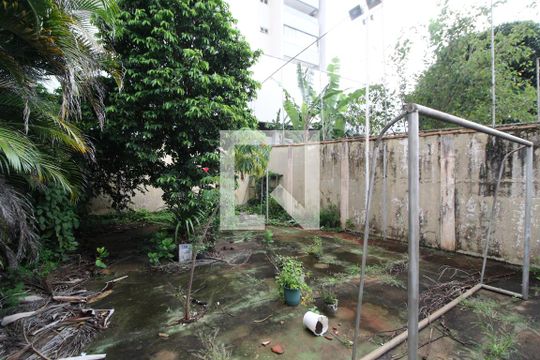 Área comum de casa para alugar com 3 quartos, 300m² em Saraiva, Uberlândia