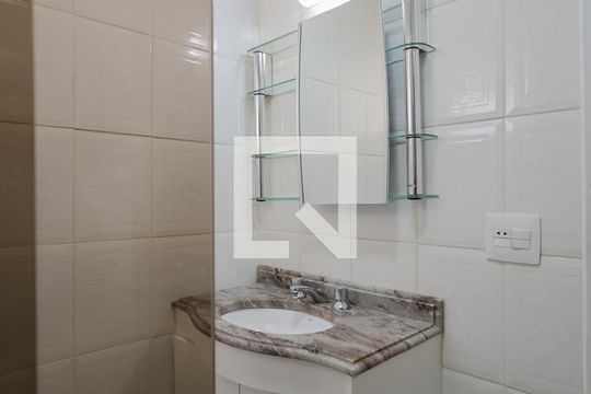Banheiro de apartamento para alugar com 2 quartos, 81m² em Chora Menino, São Paulo