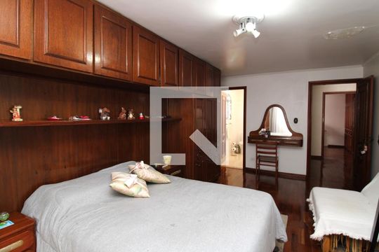 Suíte 1 de casa para alugar com 3 quartos, 200m² em Jardim Virginia Bianca, São Paulo