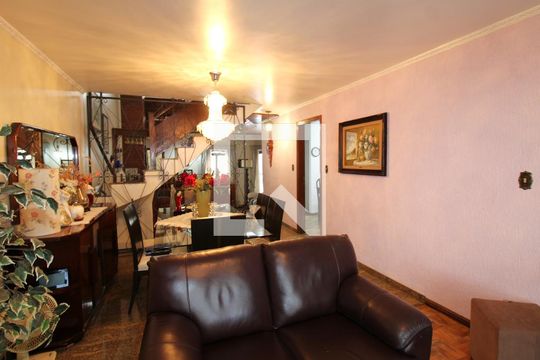 Sala de TV de casa para alugar com 3 quartos, 200m² em Jardim Virginia Bianca, São Paulo