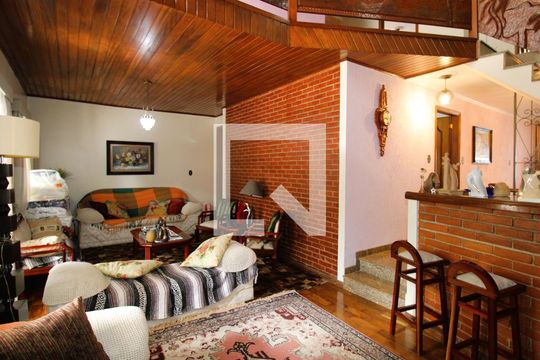 Sala de casa para alugar com 3 quartos, 200m² em Jardim Virginia Bianca, São Paulo