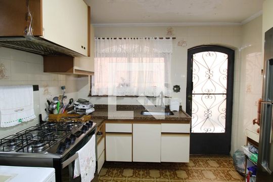 Cozinha de casa para alugar com 3 quartos, 200m² em Jardim Virginia Bianca, São Paulo