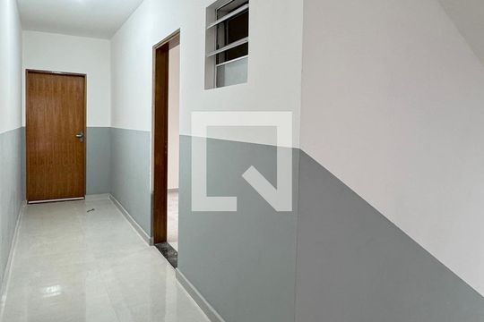 Corredor de apartamento para alugar com 2 quartos, 65m² em Jardim Audir, Barueri
