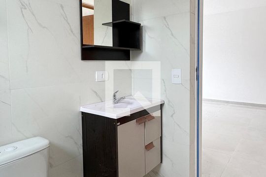 Banheiro de apartamento para alugar com 2 quartos, 65m² em Jardim Audir, Barueri