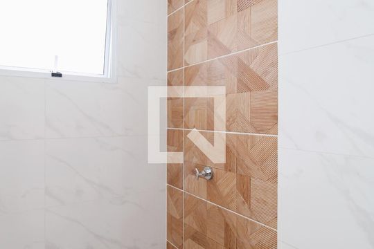 Banheiro de apartamento à venda com 2 quartos, 44m² em Vila Nova Carolina, São Paulo