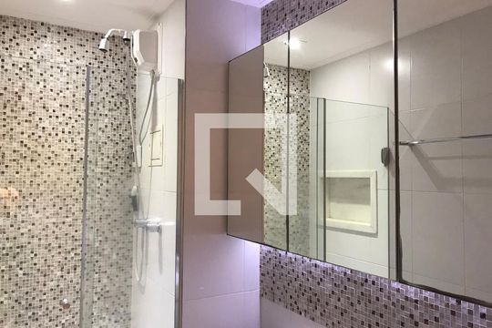 Banheiro de kitnet/studio à venda com 1 quarto, 42m² em Vila Gomes Cardim, São Paulo