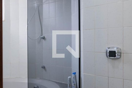 Banheiro da Suíte de apartamento à venda com 4 quartos, 140m² em Minas Brasil, Belo Horizonte