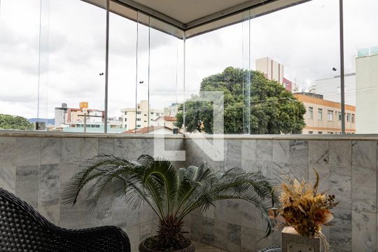 Sala de apartamento à venda com 4 quartos, 140m² em Minas Brasil, Belo Horizonte