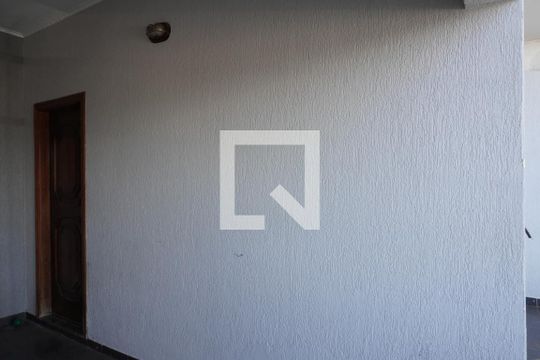 Garagem de casa à venda com 2 quartos, 100m² em Jardim Guanabara, Americana