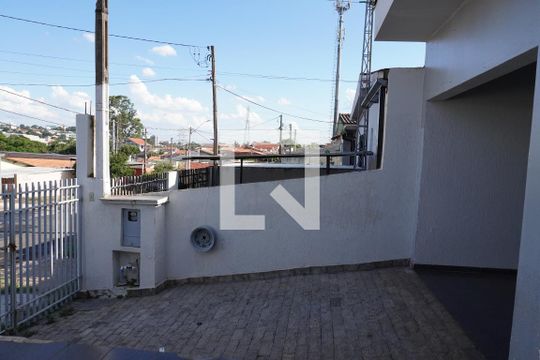 Garagem de casa à venda com 2 quartos, 100m² em Jardim Guanabara, Americana