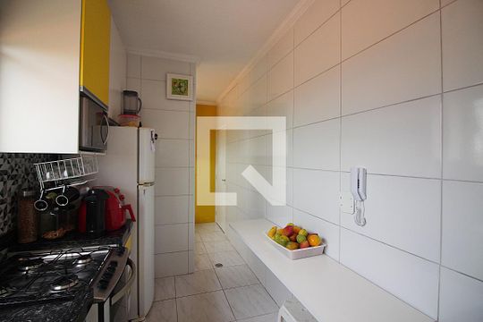 Cozinha de apartamento para alugar com 2 quartos, 74m² em Vila Marchi, São Bernardo do Campo