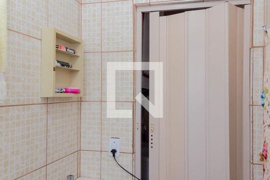 Banheiro de casa à venda com 2 quartos, 150m² em Parque Santo Antonio, Guarulhos