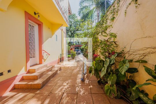 Garagem de casa à venda com 3 quartos, 240m² em Jardim Europa, São Paulo