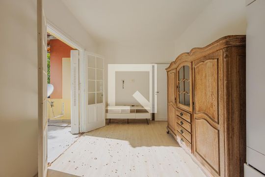 Suíte de casa à venda com 3 quartos, 240m² em Jardim Europa, São Paulo