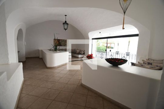 Hall social de apartamento para alugar com 3 quartos, 138m² em Cambuí, Campinas