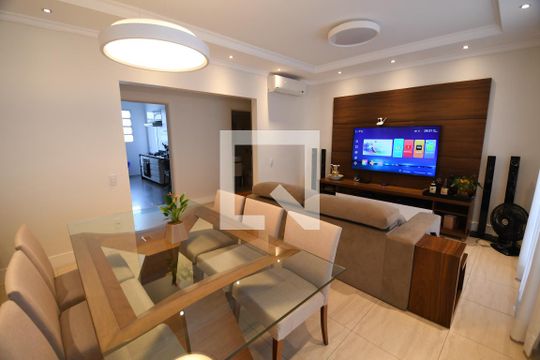 Sala de apartamento à venda com 3 quartos, 138m² em Cambuí, Campinas