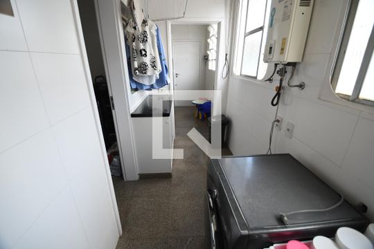Área de Serviço de apartamento para alugar com 3 quartos, 138m² em Cambuí, Campinas